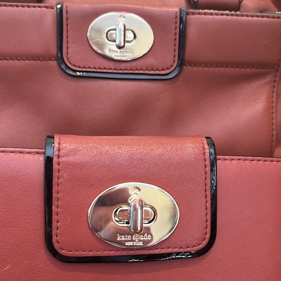 Kate Spade Satchel/Crossbody/shoulder bag turn lock Brown leather amazing cond - Picture 3 of 17